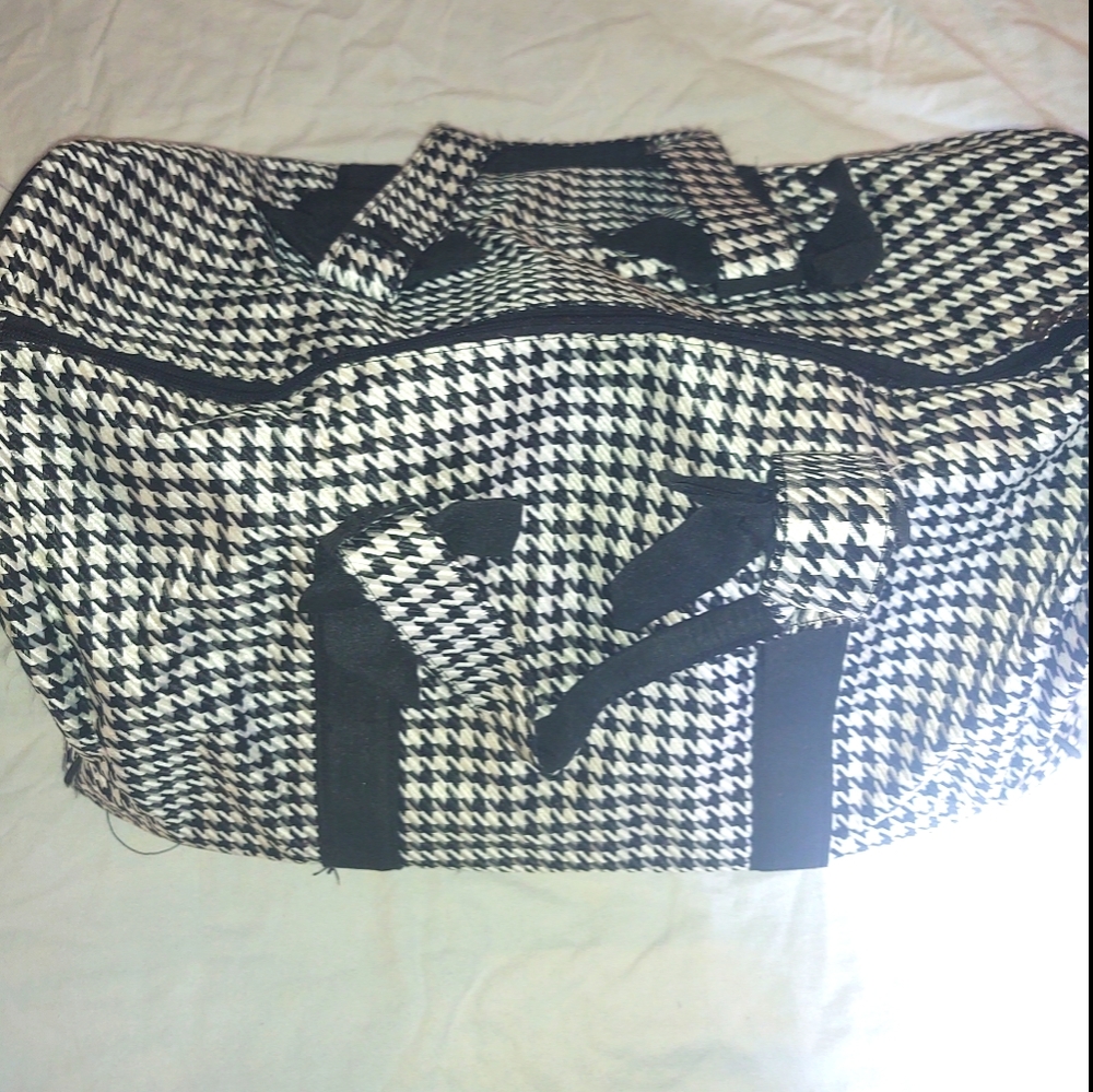 Houndstooth Extra Large Duffle Bag - image 1